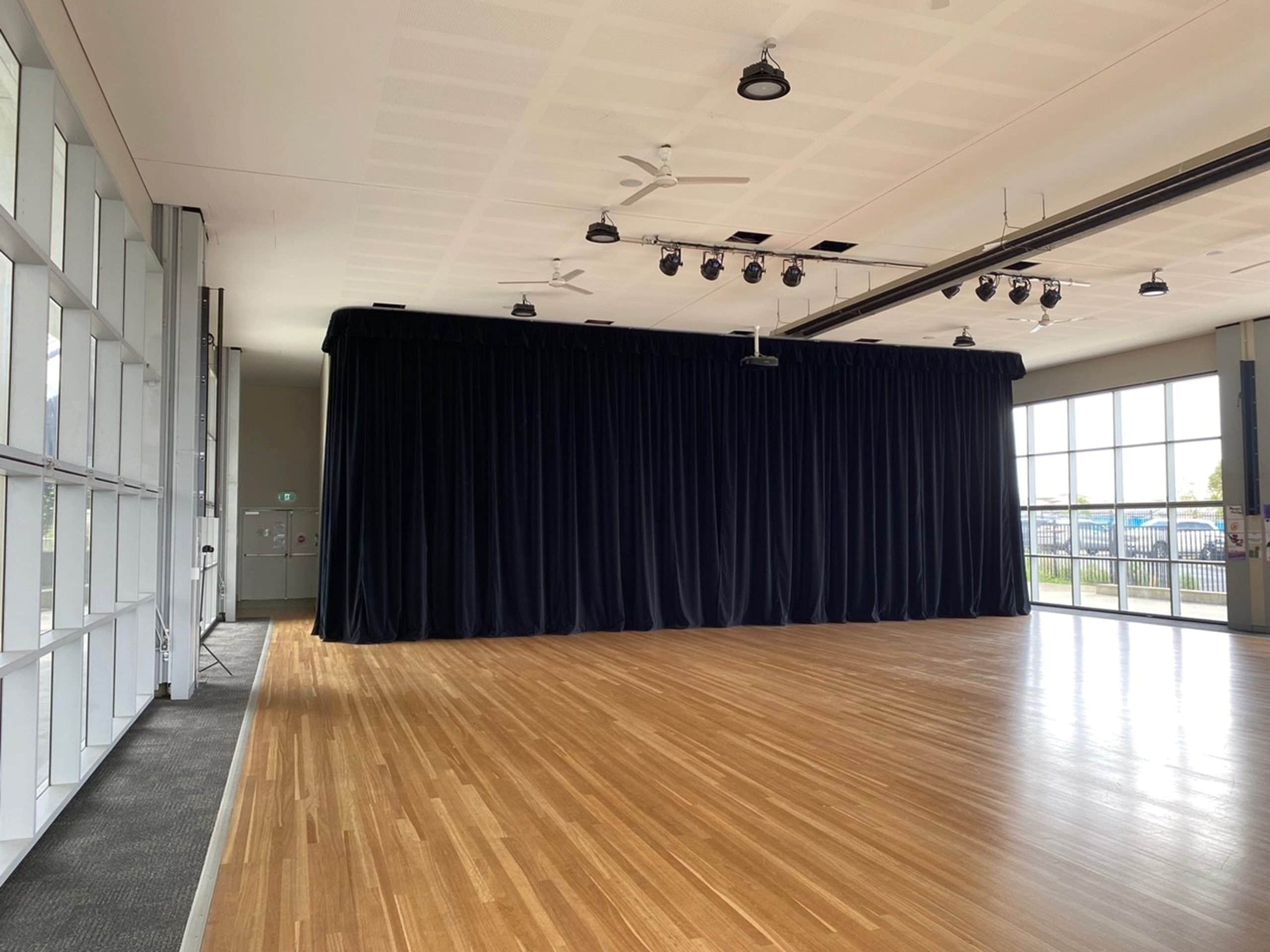 Curtains lighting bar 4 scaled 1